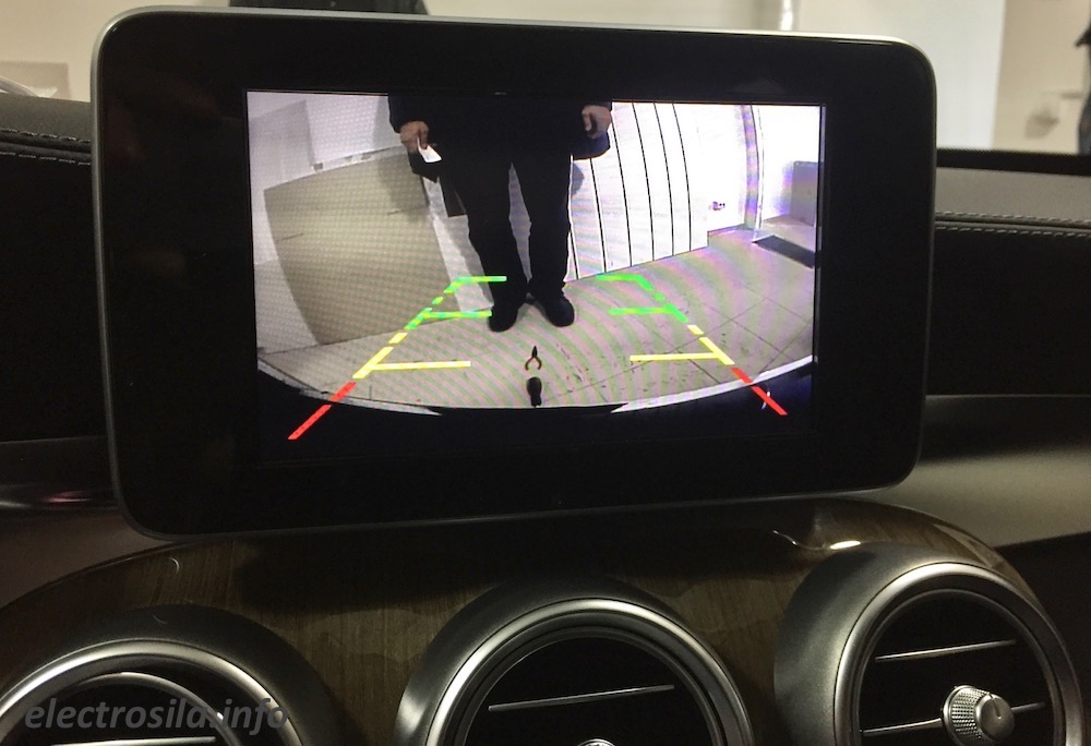 установка передней камеры на Мерседес