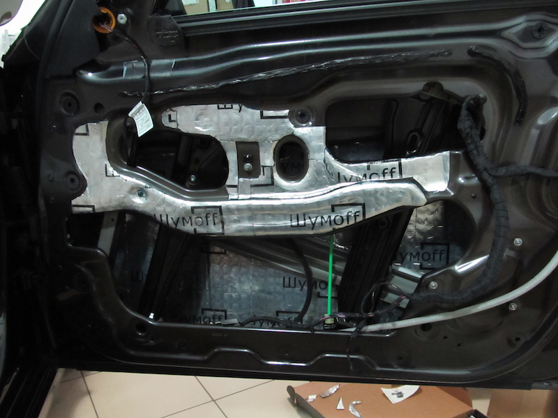 віброізоляція дверей BMW F10