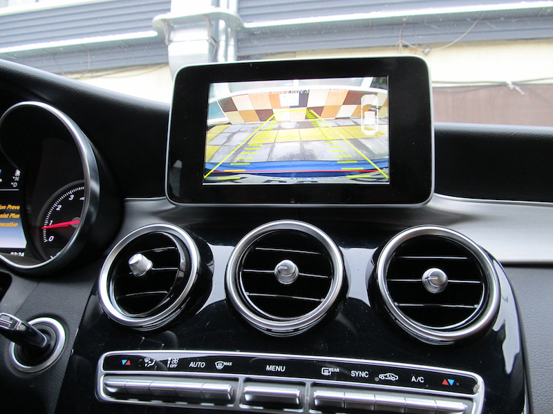 камера заднього виду на штатний монітор mercedes з-class command ntg 5.0