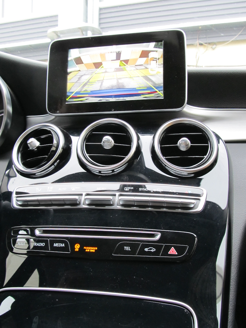 камера заднього виду на штатний монітор mercedes з-class command ntg 5.0