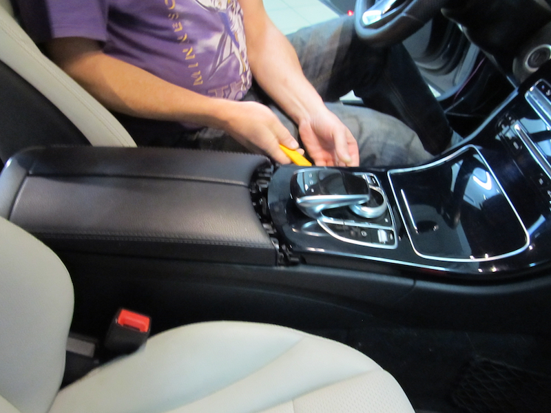 камера заднього виду на штатний монітор mercedes з-class command ntg 5.0