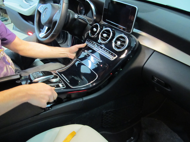 камера заднього виду на штатний монітор mercedes з-class command ntg 5.0