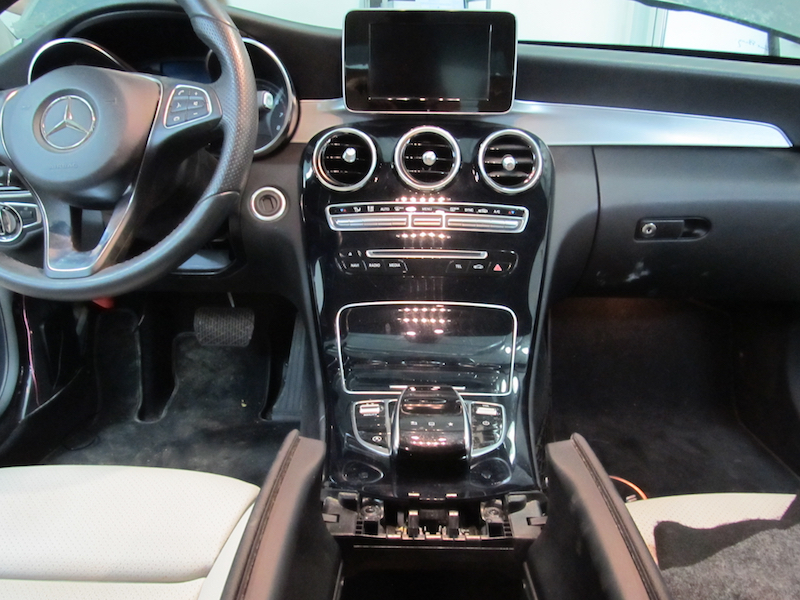 камера заднього виду на штатний монітор mercedes з-class command ntg 5.0