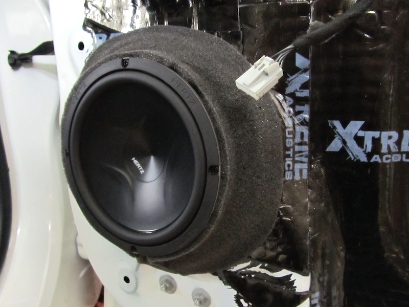 динаміки Hertz у штатні місця у двері Ford Edge