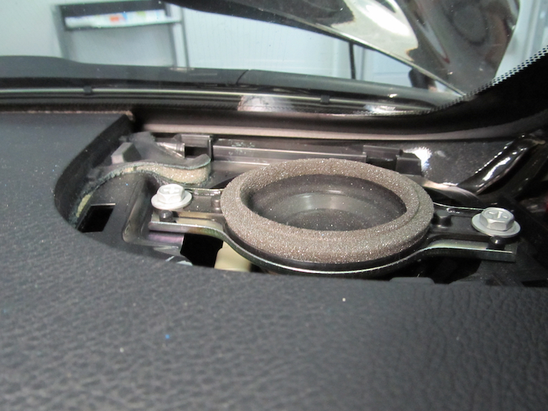 lexus-lx-450d-oem-midbas